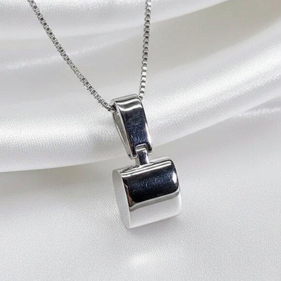 3 Carat Simulated Diamond Zircon Solitaire Pendant Necklace NWOT - Picture 4 of 9